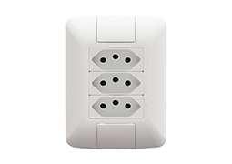 TOMADA ARIA TRIPLA 2P+T 20A/250V COM PLACA 